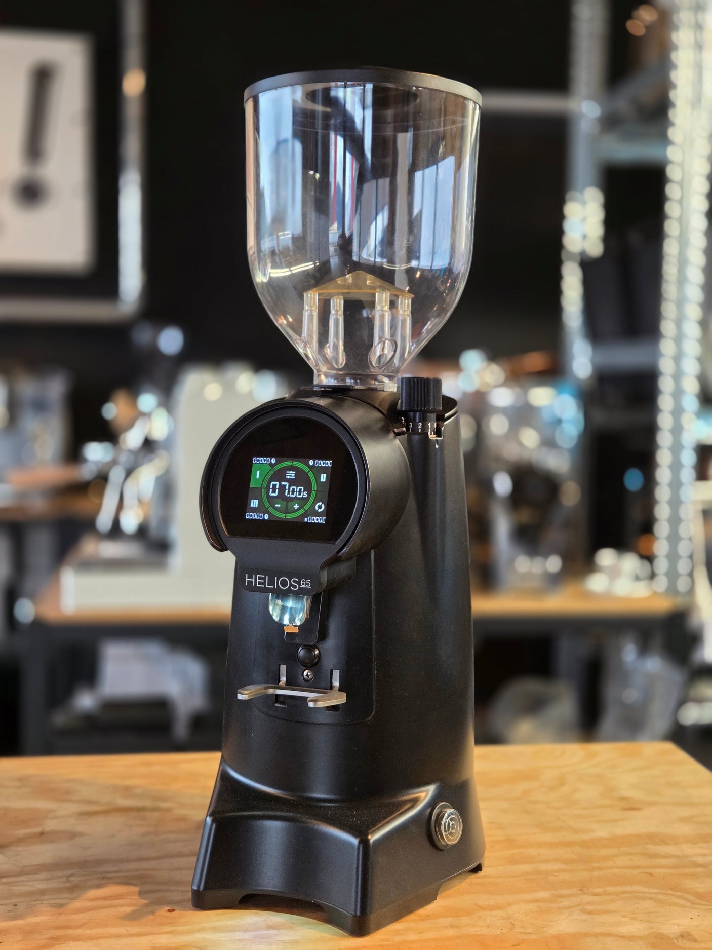 Eureka Helios 65 – Black